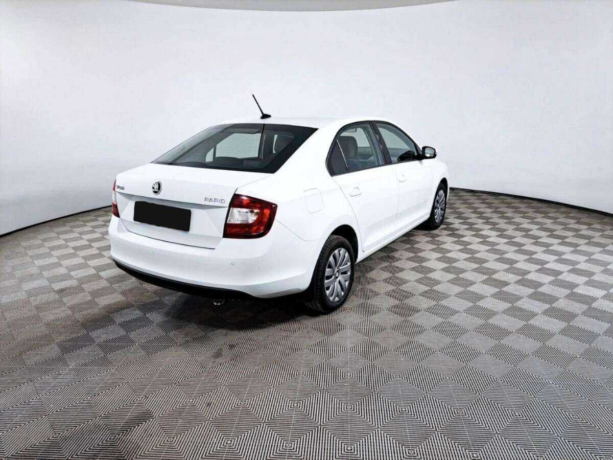 Skoda Rapid 2018 года с пробегом. Фото: #3