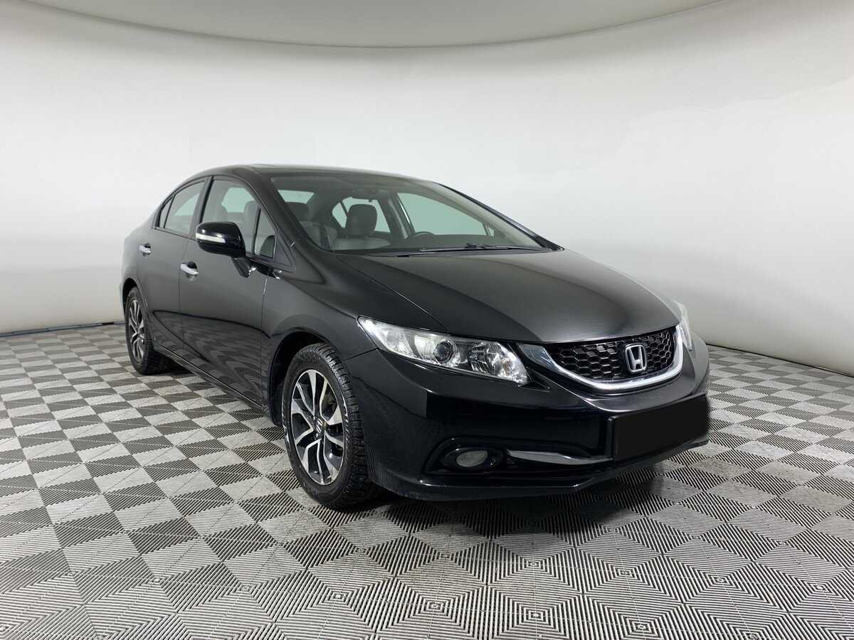 Honda Civic 2013 года с пробегом. Фото: #2