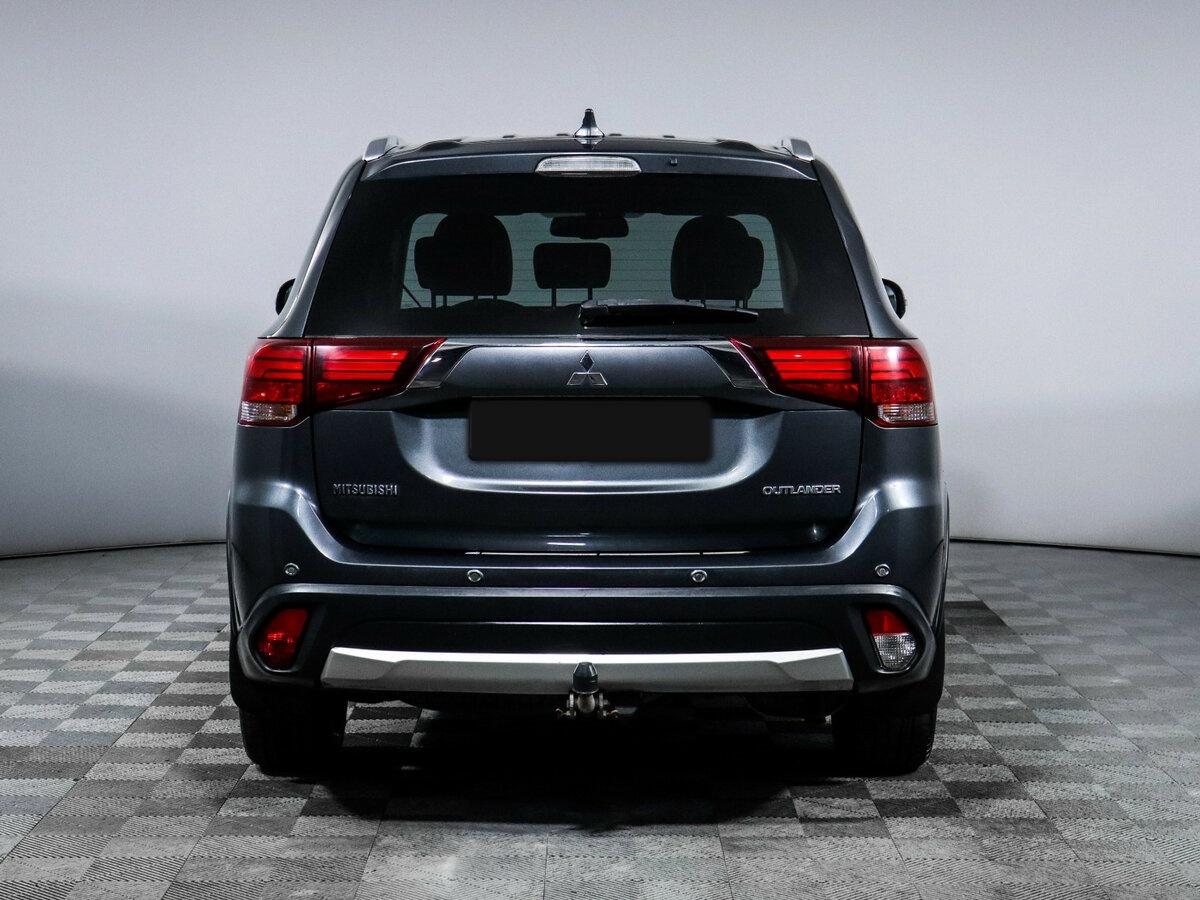Mitsubishi Outlander 2018 года с пробегом. Фото: #3