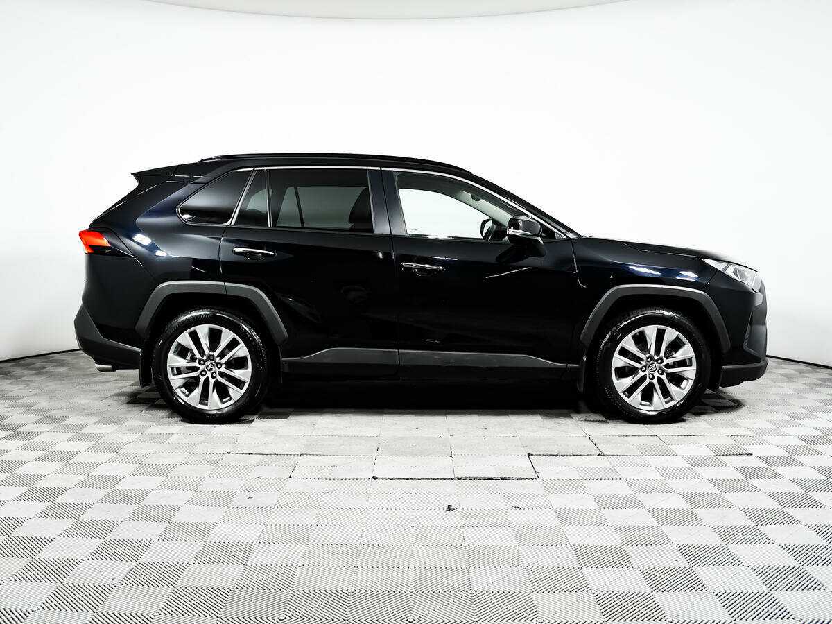 Toyota RAV4 2020 года с пробегом. Фото: #3