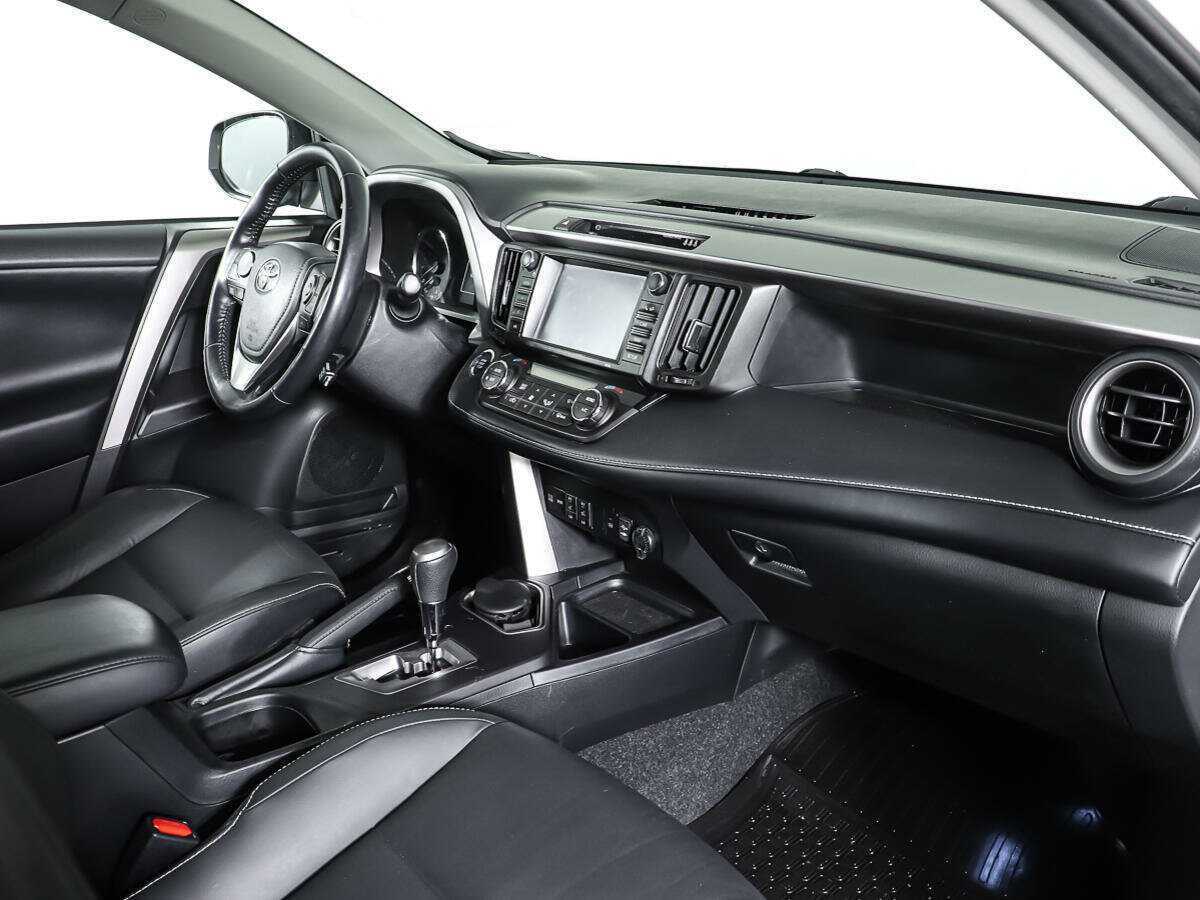 Toyota RAV4 2018 года с пробегом. Фото: #7