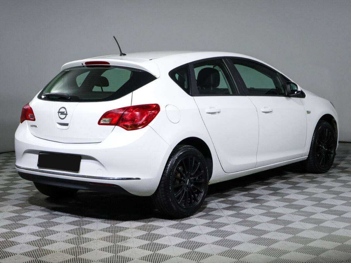 Opel Astra 2012 года с пробегом. Фото: #3
