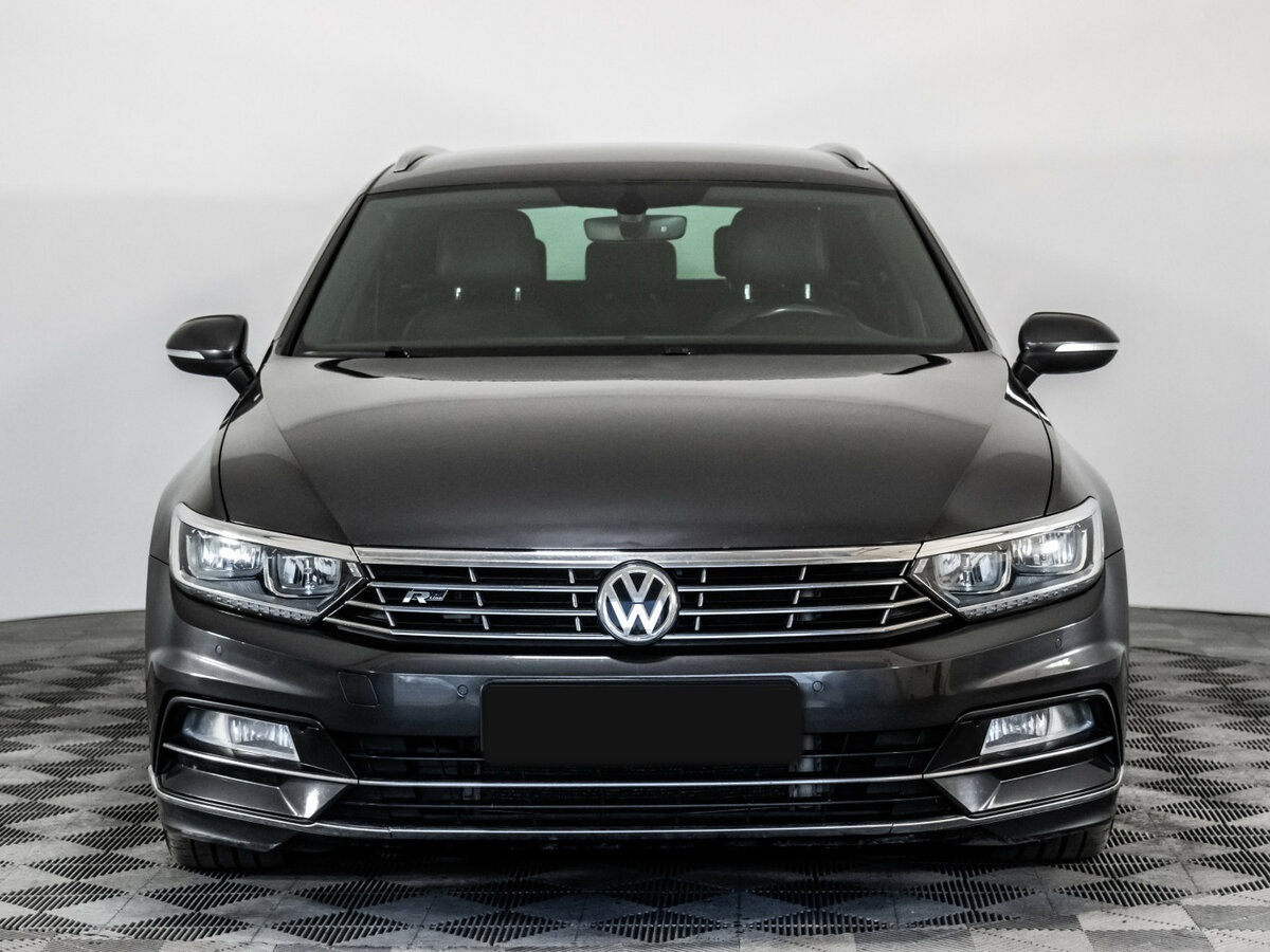 Volkswagen Passat 2018 года с пробегом. Фото: #1