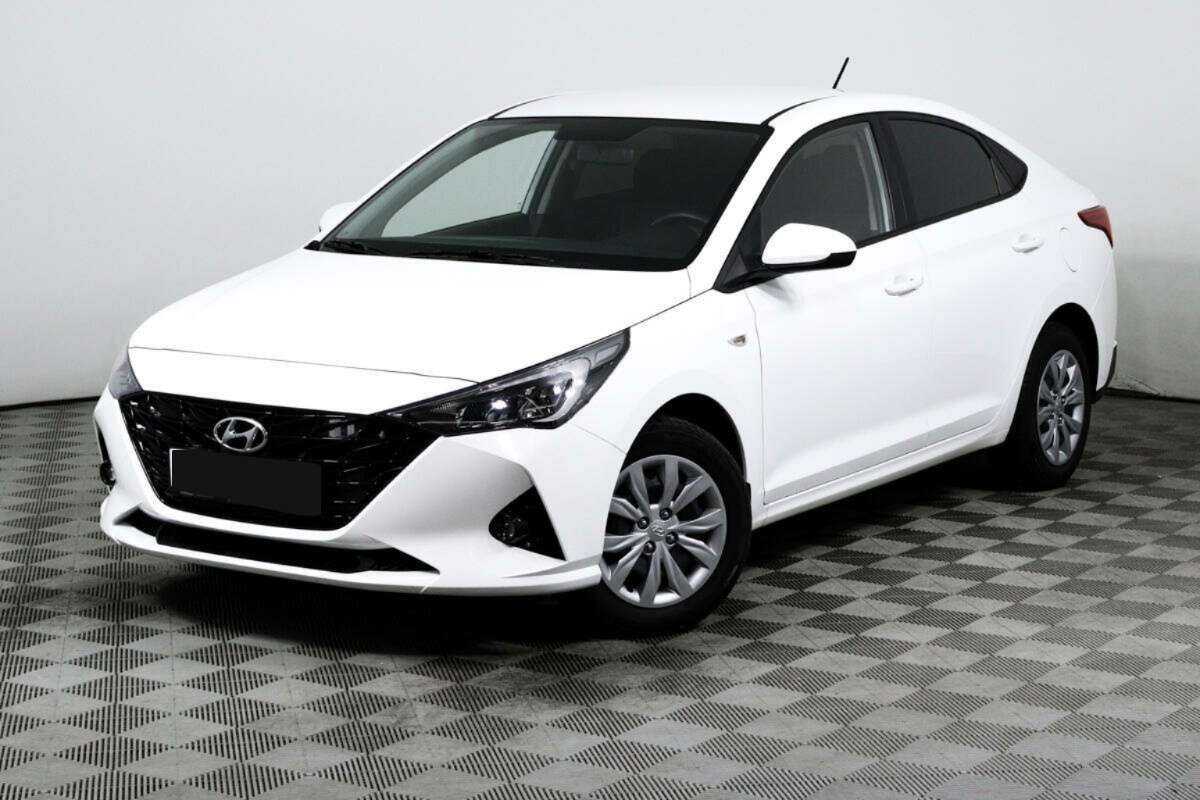 Hyundai Solaris 2022 года с пробегом. Посмотреть фото