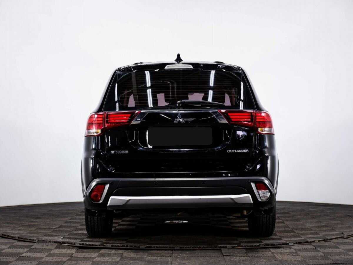 Mitsubishi Outlander 2018 года с пробегом. Фото: #4