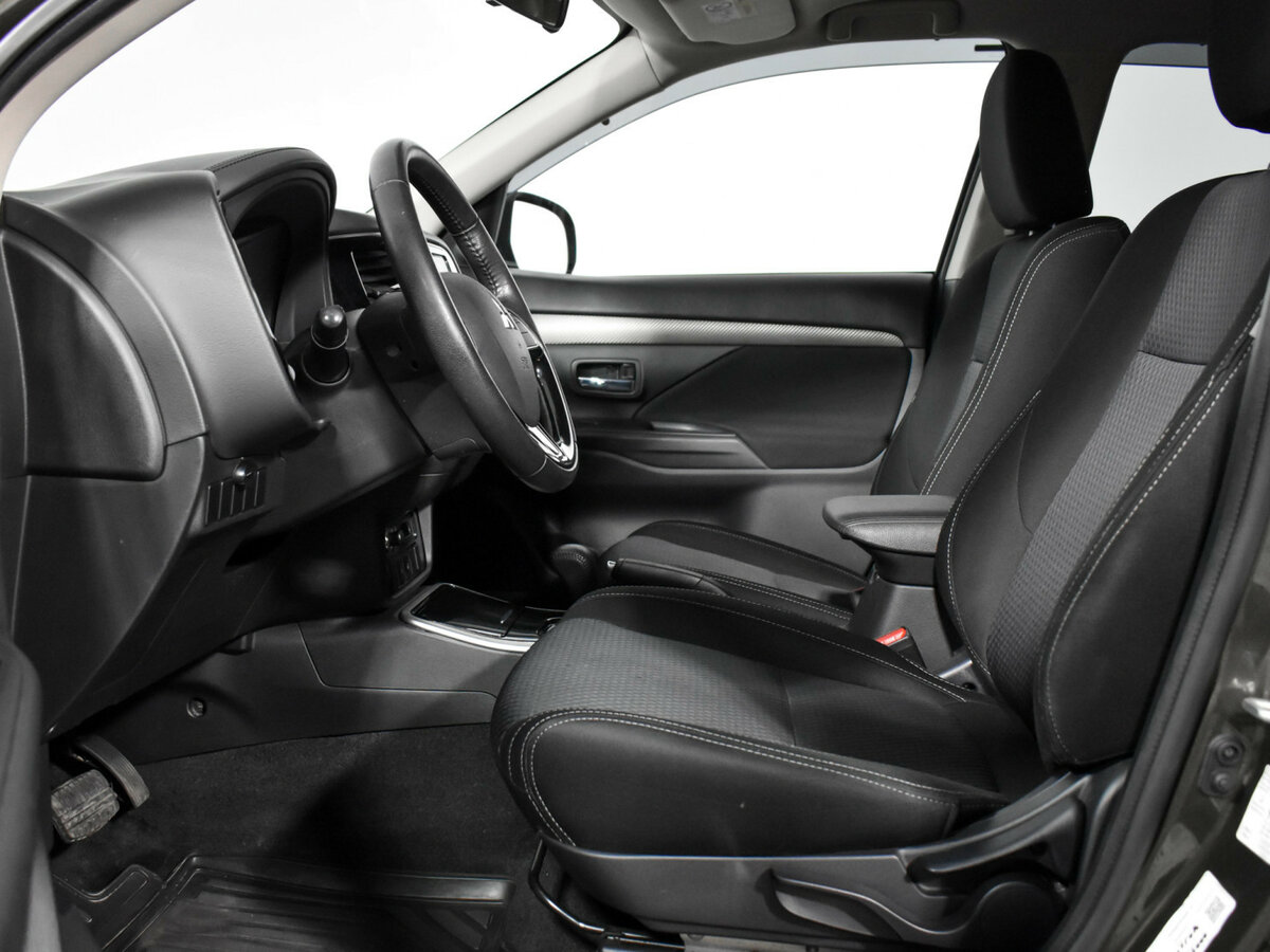 Mitsubishi Outlander 2018 года с пробегом. Фото: #8