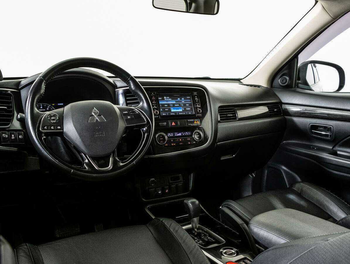 Mitsubishi Outlander 2017 года с пробегом. Фото: #10