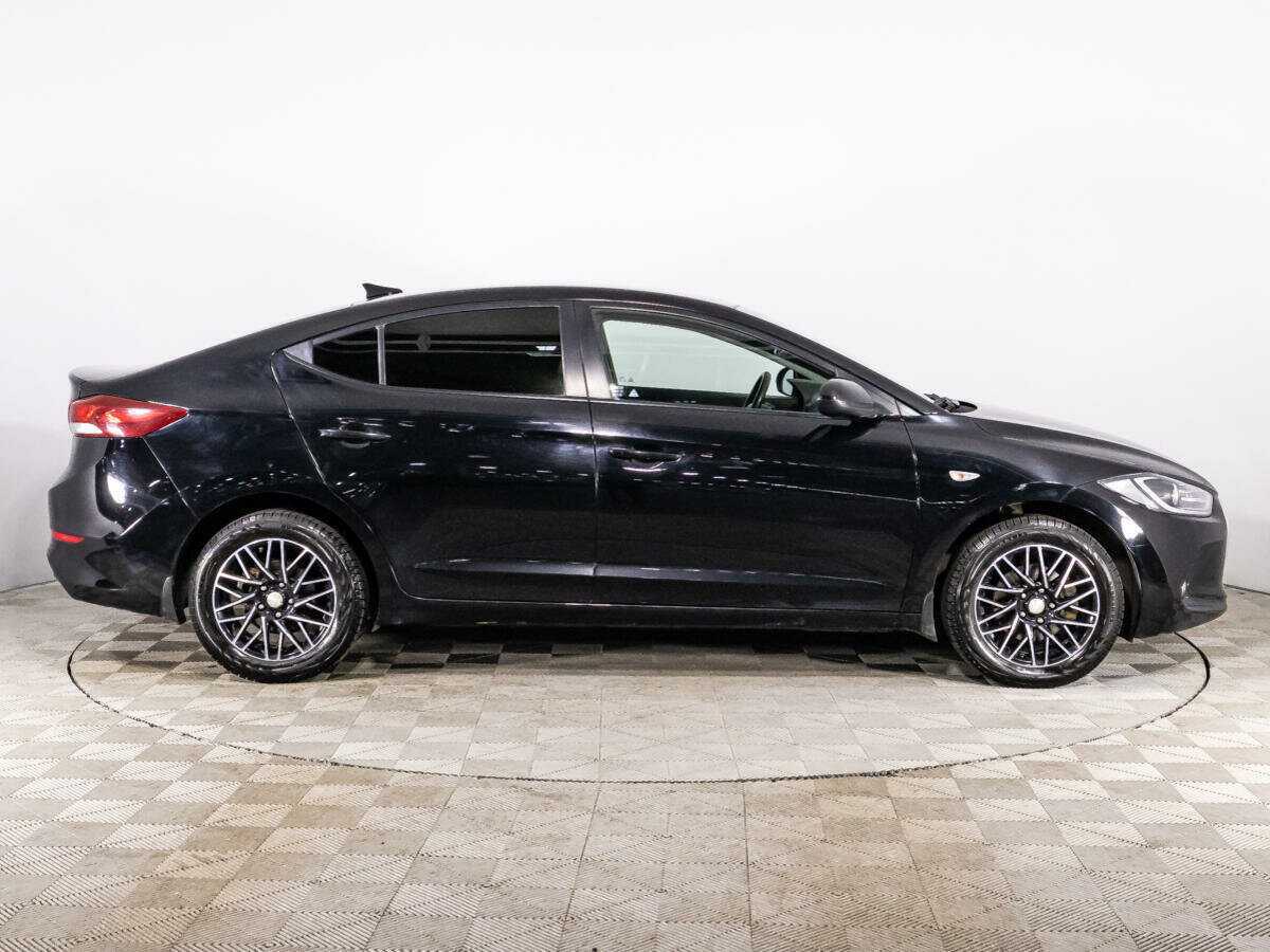 Hyundai Elantra 2017 года с пробегом. Фото: #3