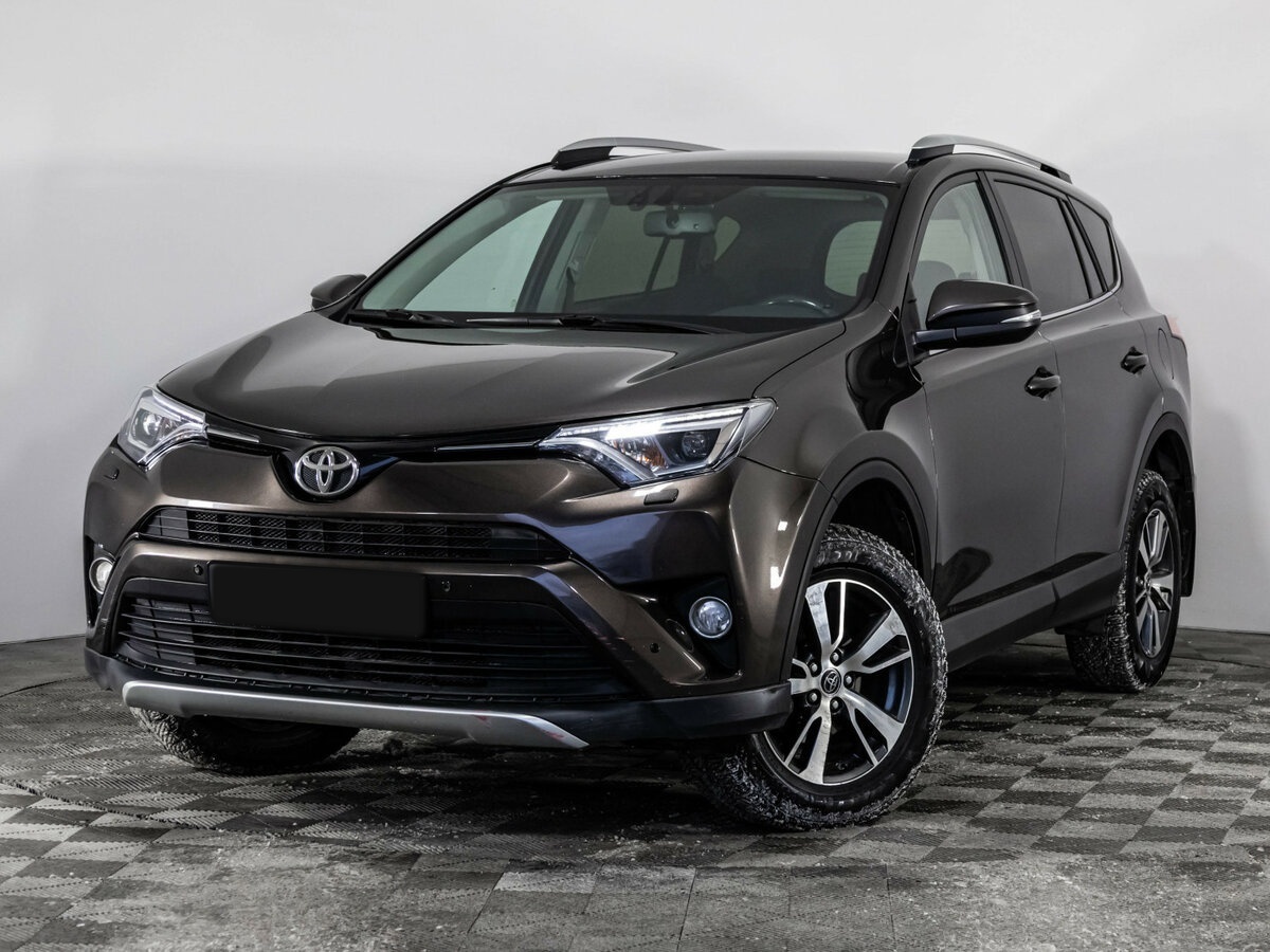 Toyota RAV4 2018 года с пробегом. Посмотреть фото