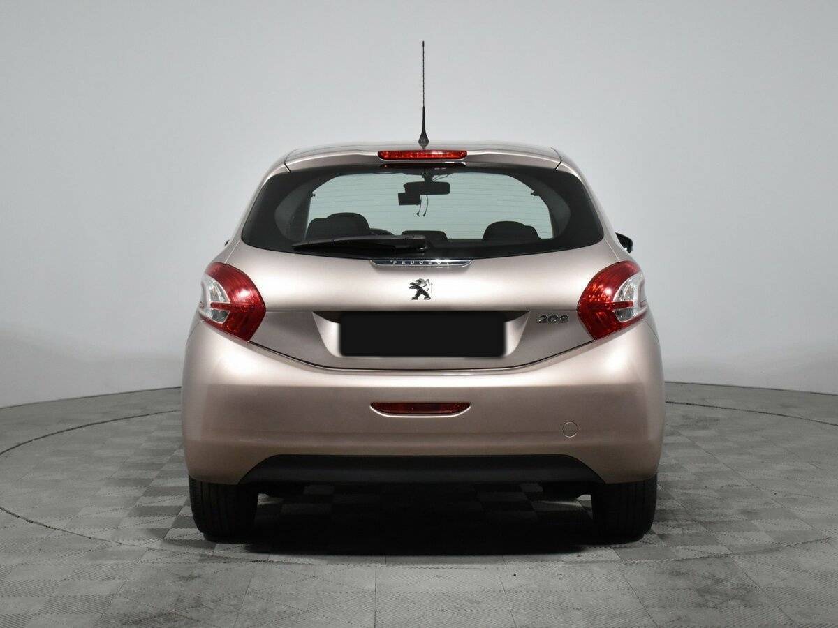 Peugeot 208 2014 года с пробегом. Фото: #5