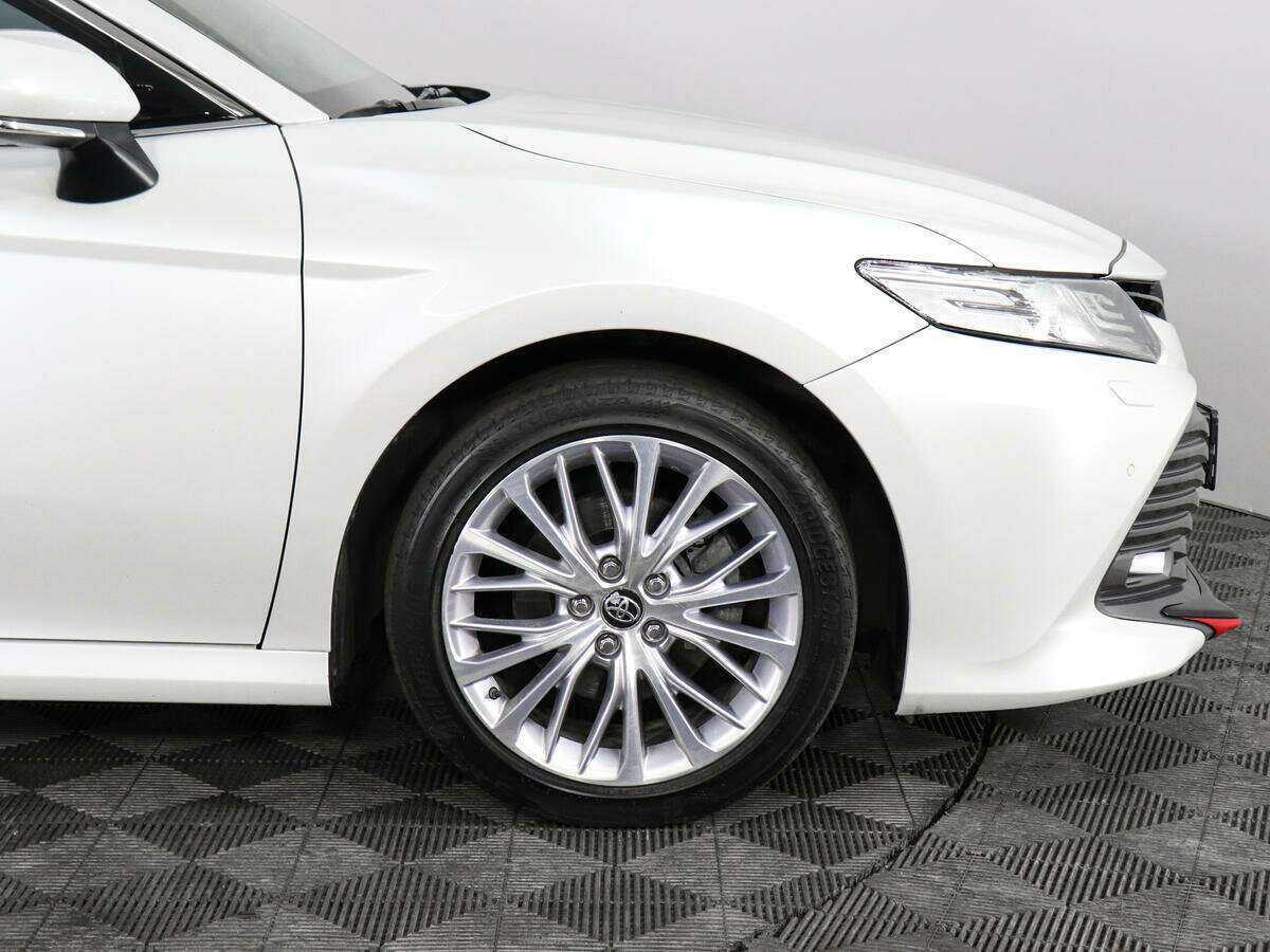 Toyota Camry 2019 года с пробегом. Фото: #11