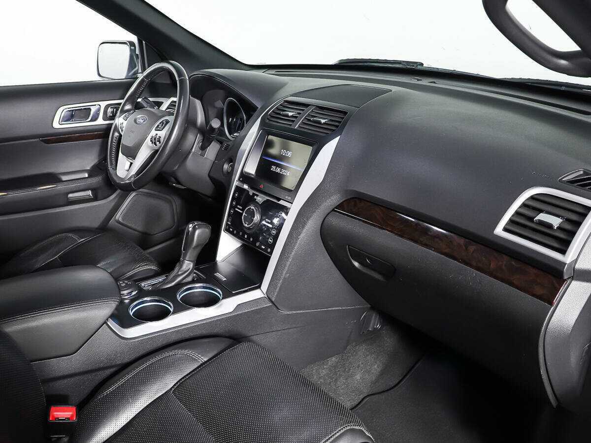 Ford Explorer 2013 года с пробегом. Фото: #8