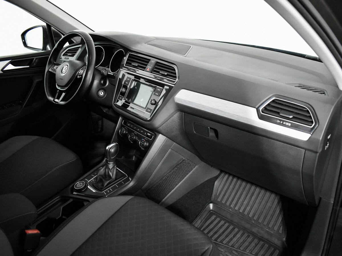 Volkswagen Tiguan 2018 года с пробегом. Фото: #12