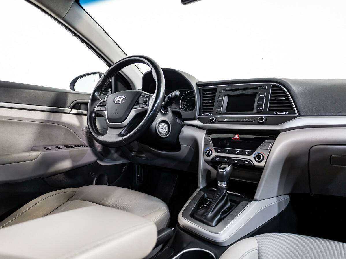 Hyundai Elantra 2018 года с пробегом. Фото: #7