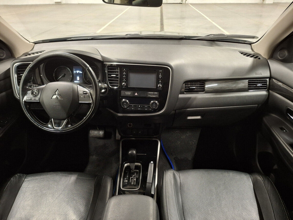Mitsubishi Outlander 2017 года с пробегом. Фото: #12