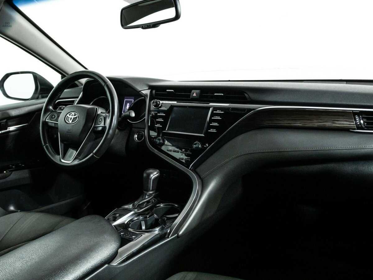 Toyota Camry 2019 года с пробегом. Фото: #8