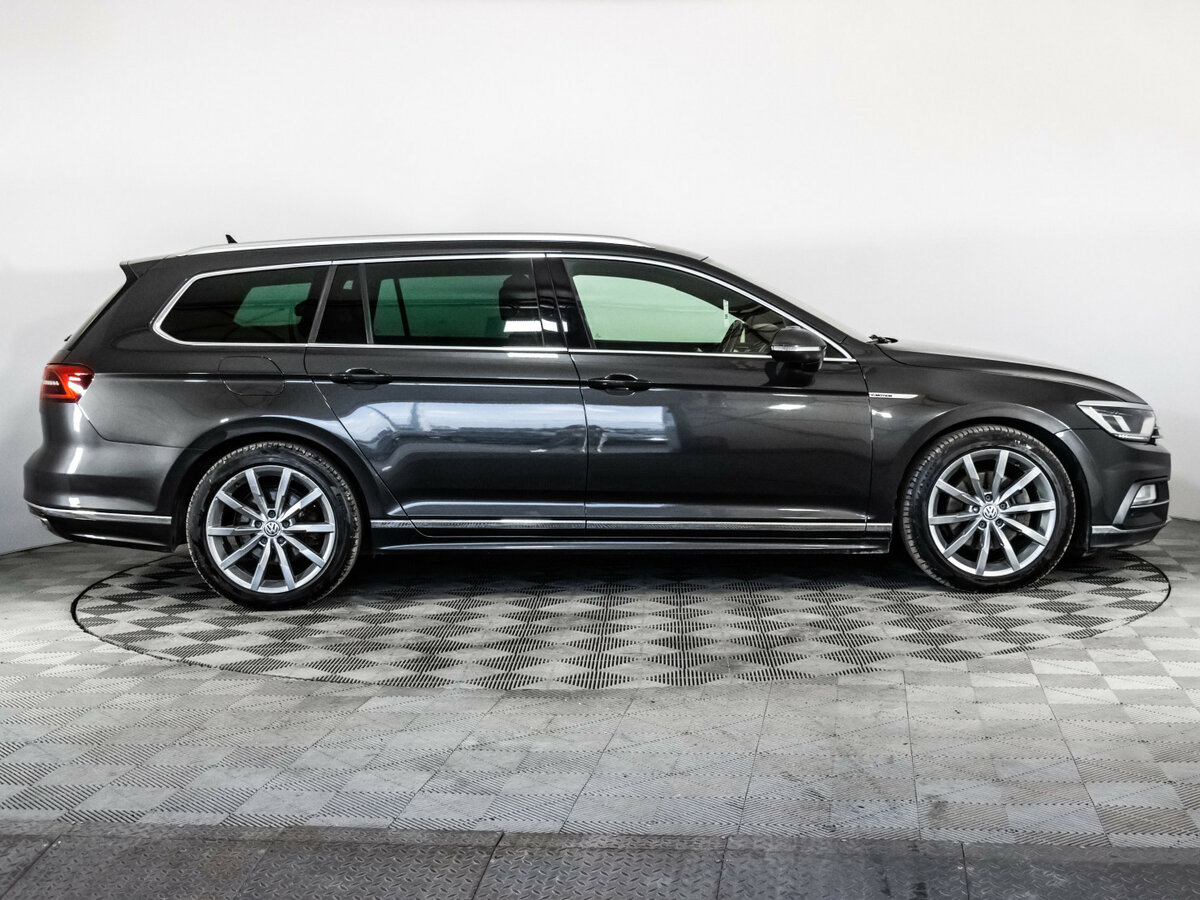 Volkswagen Passat 2018 года с пробегом. Фото: #3