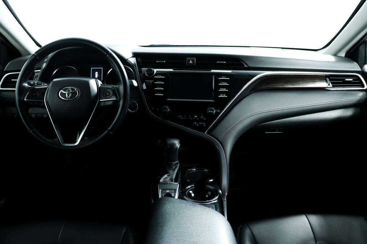 Toyota Camry 2019 года с пробегом. Фото: #10