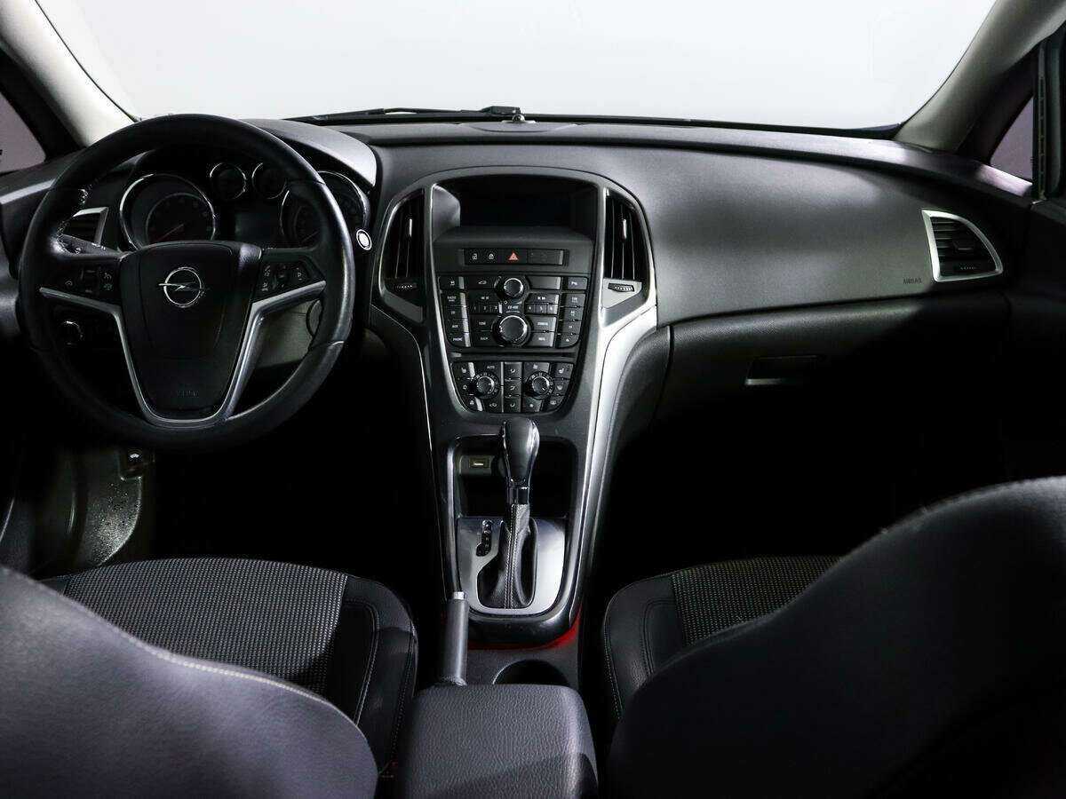 Opel Astra 2013 года с пробегом. Фото: #11