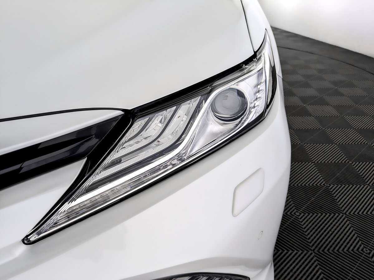 Toyota Camry 2019 года с пробегом. Фото: #16