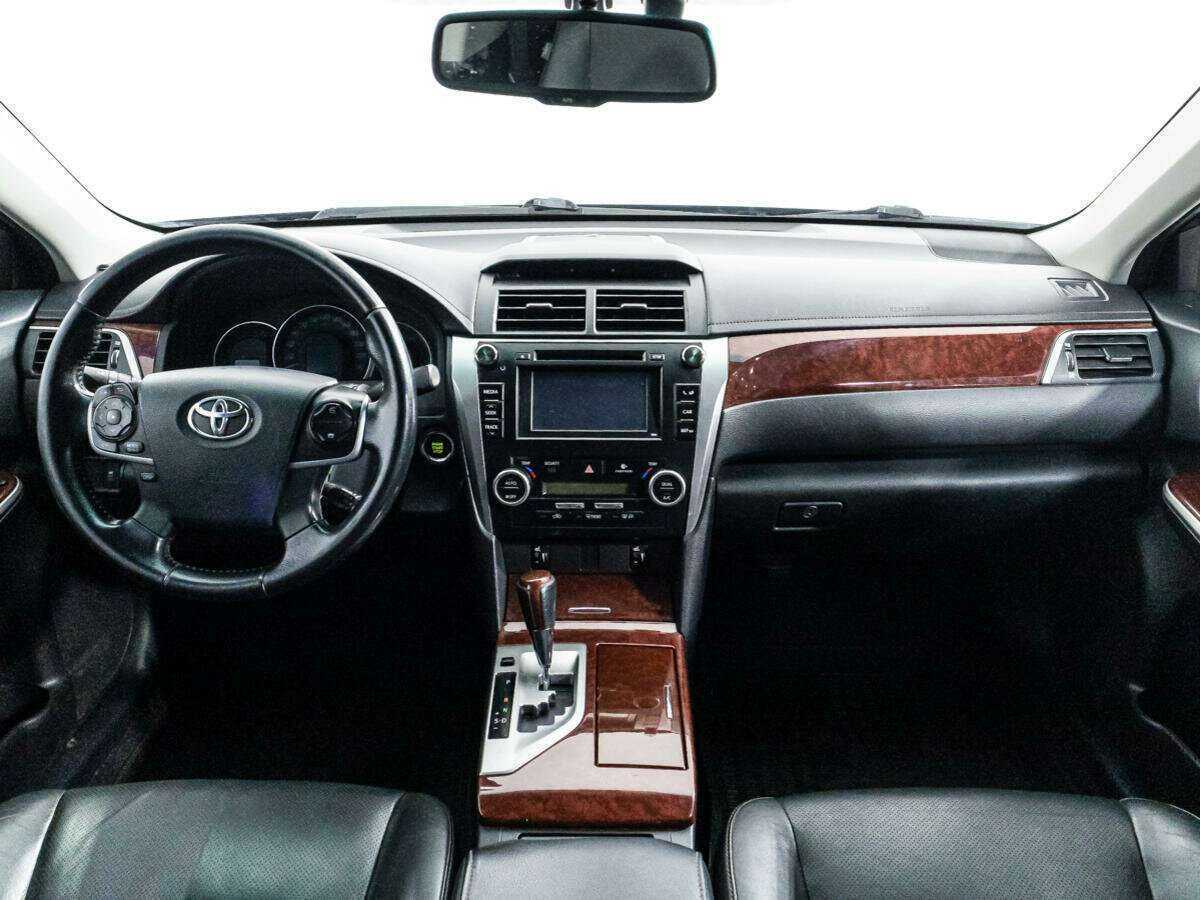 Toyota Camry 2013 года с пробегом. Фото: #12