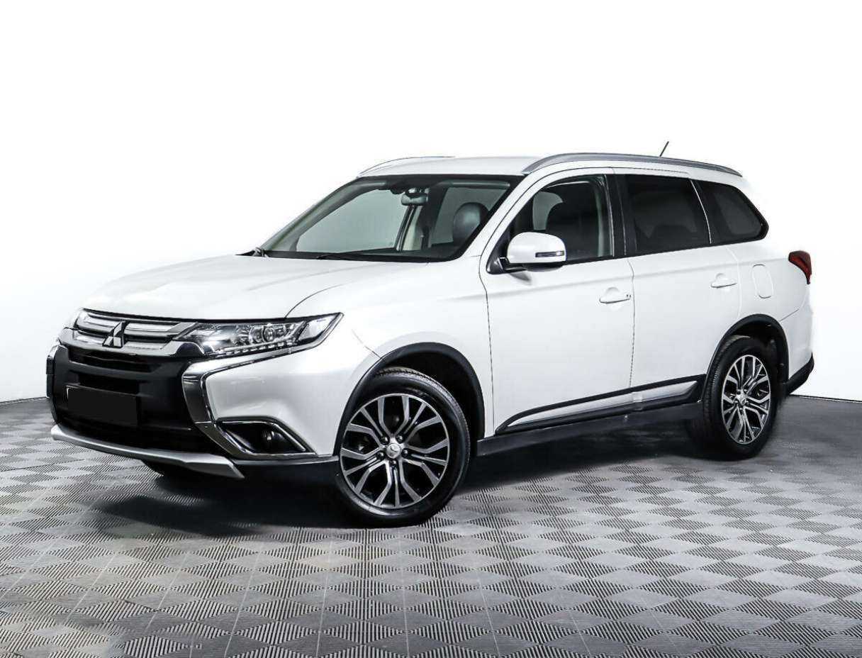 Mitsubishi Outlander 2016 года с пробегом. Посмотреть фото