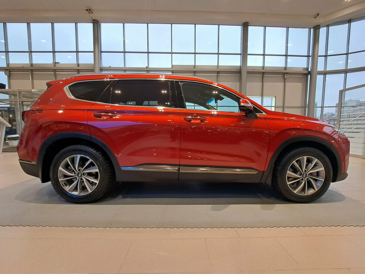 Hyundai Santa Fe 2019 года с пробегом. Фото: #3