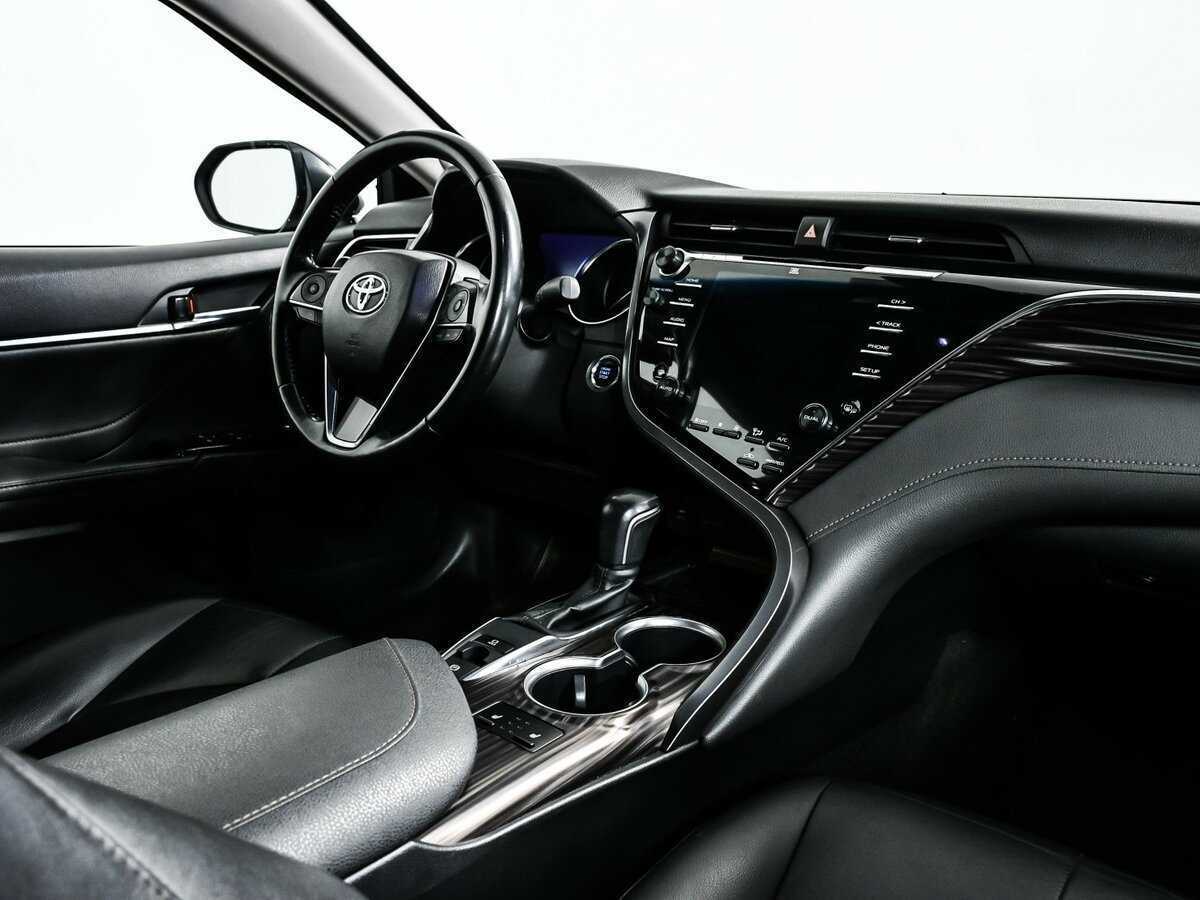 Toyota Camry 2018 года с пробегом. Фото: #7