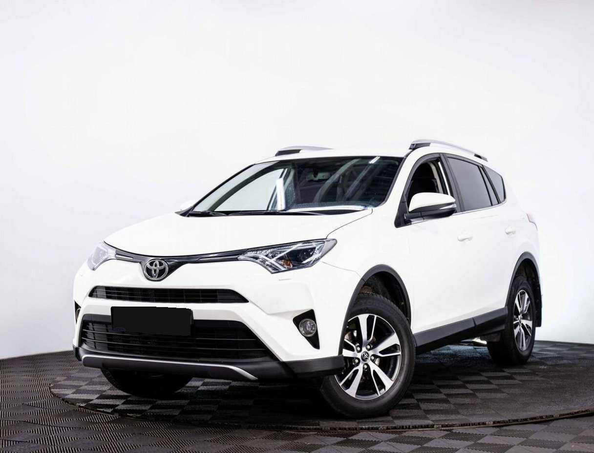 Toyota RAV4 2017 года с пробегом. Посмотреть фото