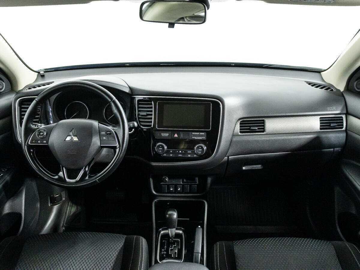 Mitsubishi Outlander 2018 года с пробегом. Фото: #12