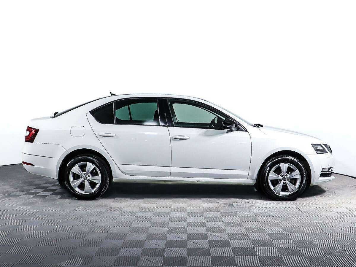 Skoda Octavia 2019 года с пробегом. Фото: #3