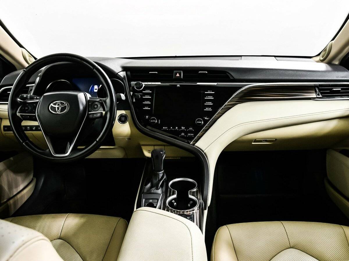 Toyota Camry 2020 года с пробегом. Фото: #10