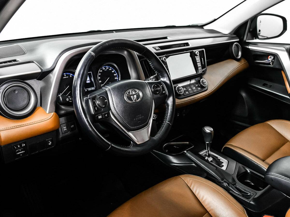 Toyota RAV4 2017 года с пробегом. Фото: #11