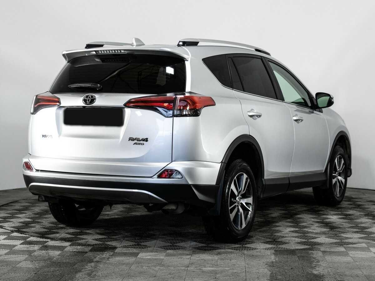 Toyota RAV4 2017 года с пробегом. Фото: #3