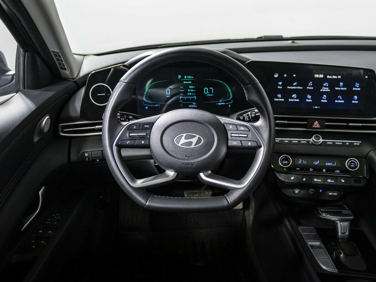 Hyundai Elantra 2023 года с пробегом. Фото: #8