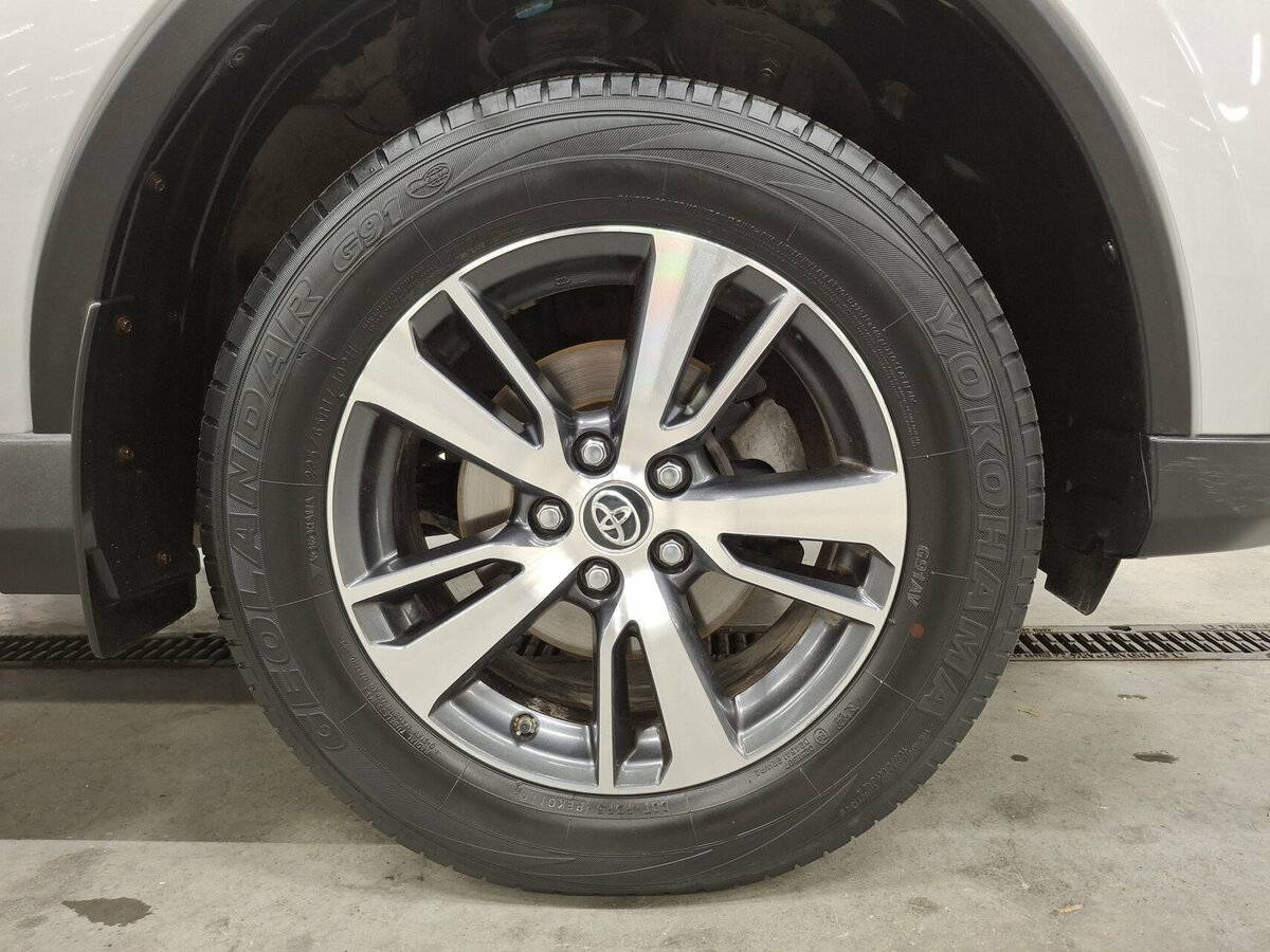 Toyota RAV4 2019 года с пробегом. Фото: #17
