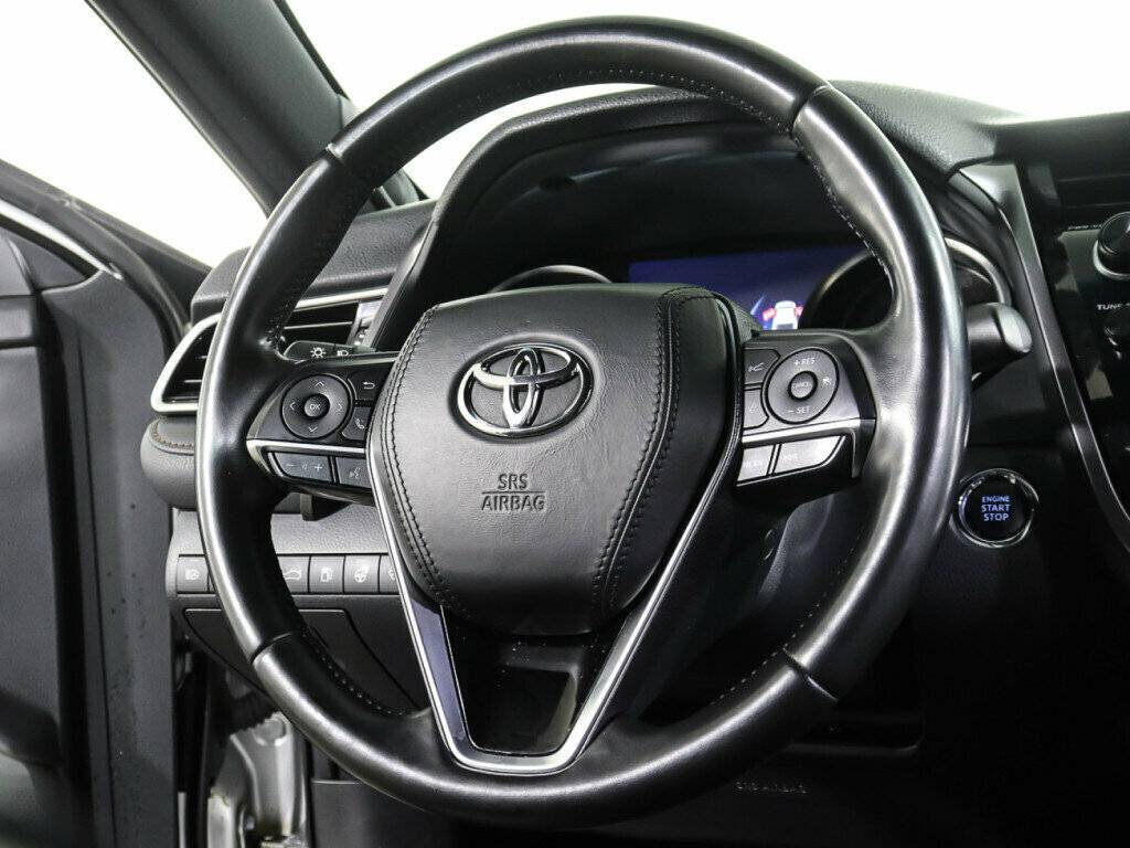 Toyota Camry 2018 года с пробегом. Фото: #15