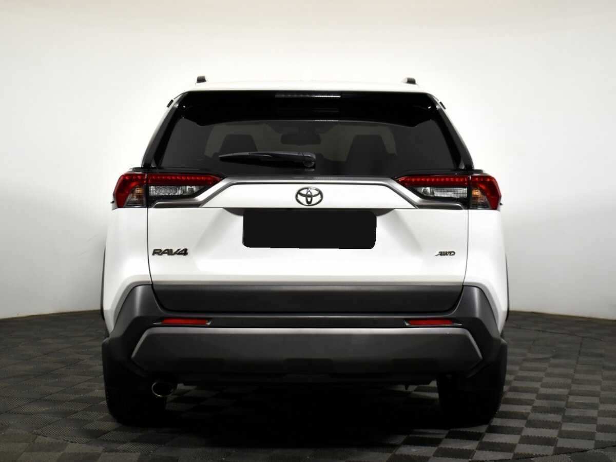Toyota RAV4 2021 года с пробегом. Фото: #4