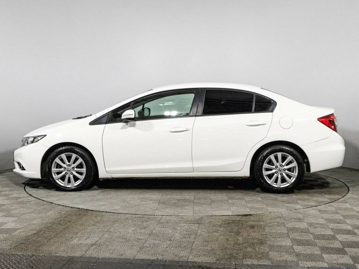 Honda Civic 2012 года с пробегом. Фото: #7