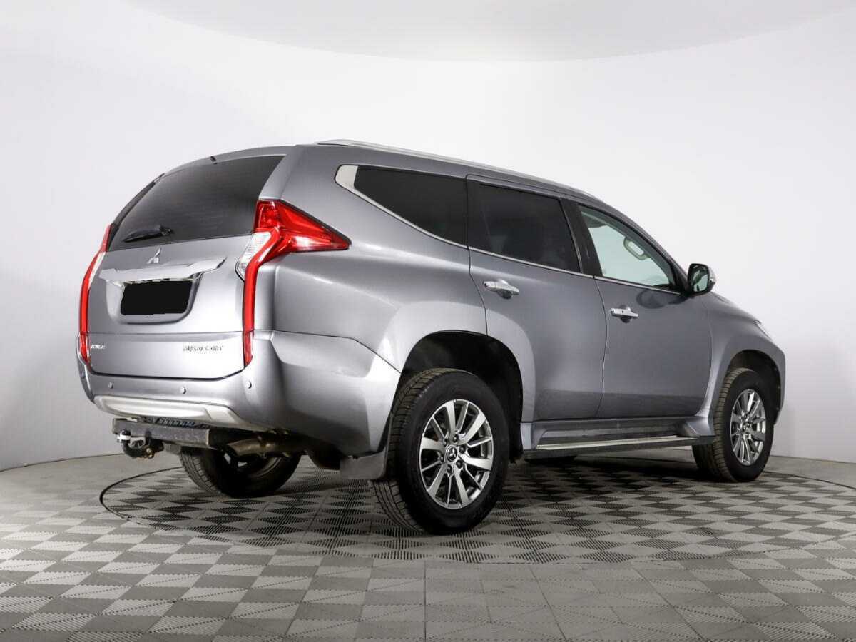 Mitsubishi Pajero Sport 2017 года с пробегом. Фото: #4