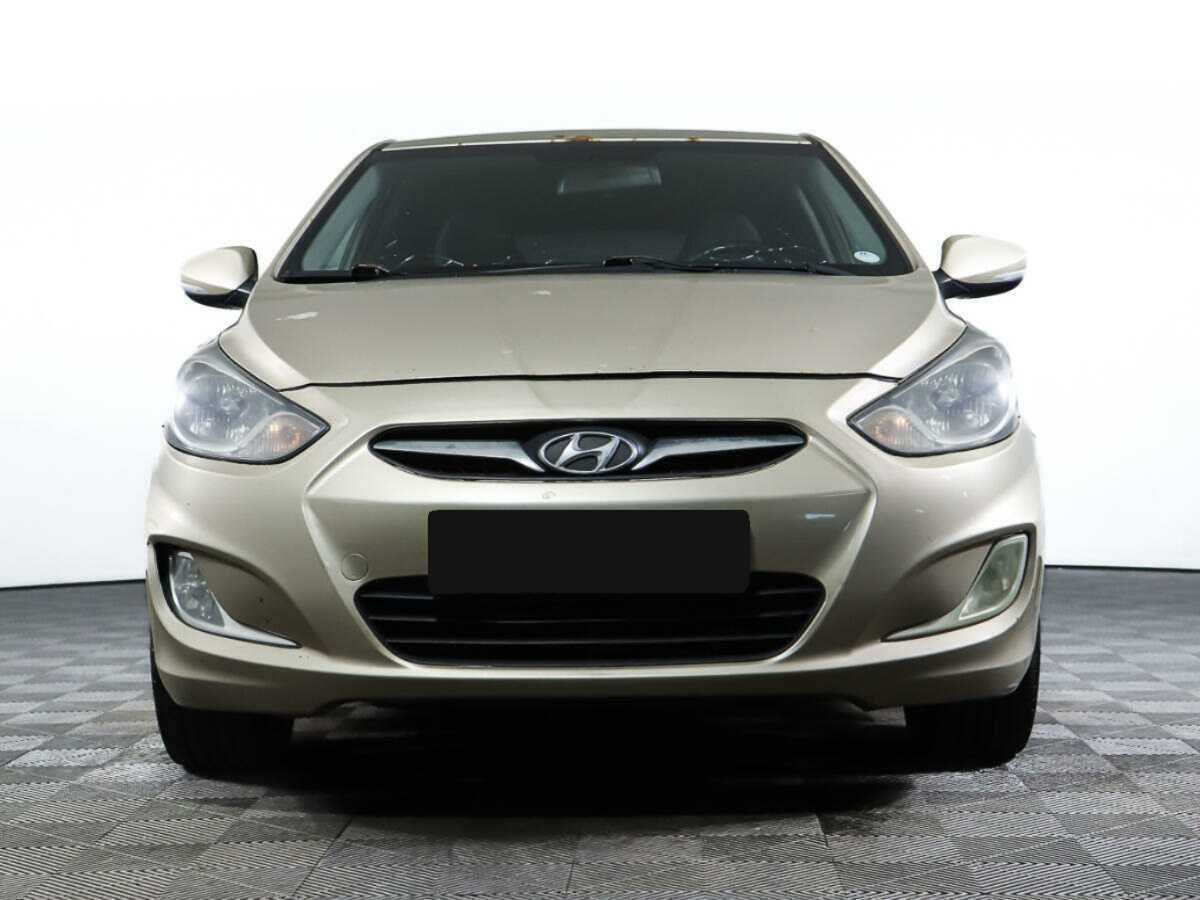 Hyundai Solaris 2012 года с пробегом. Посмотреть фото