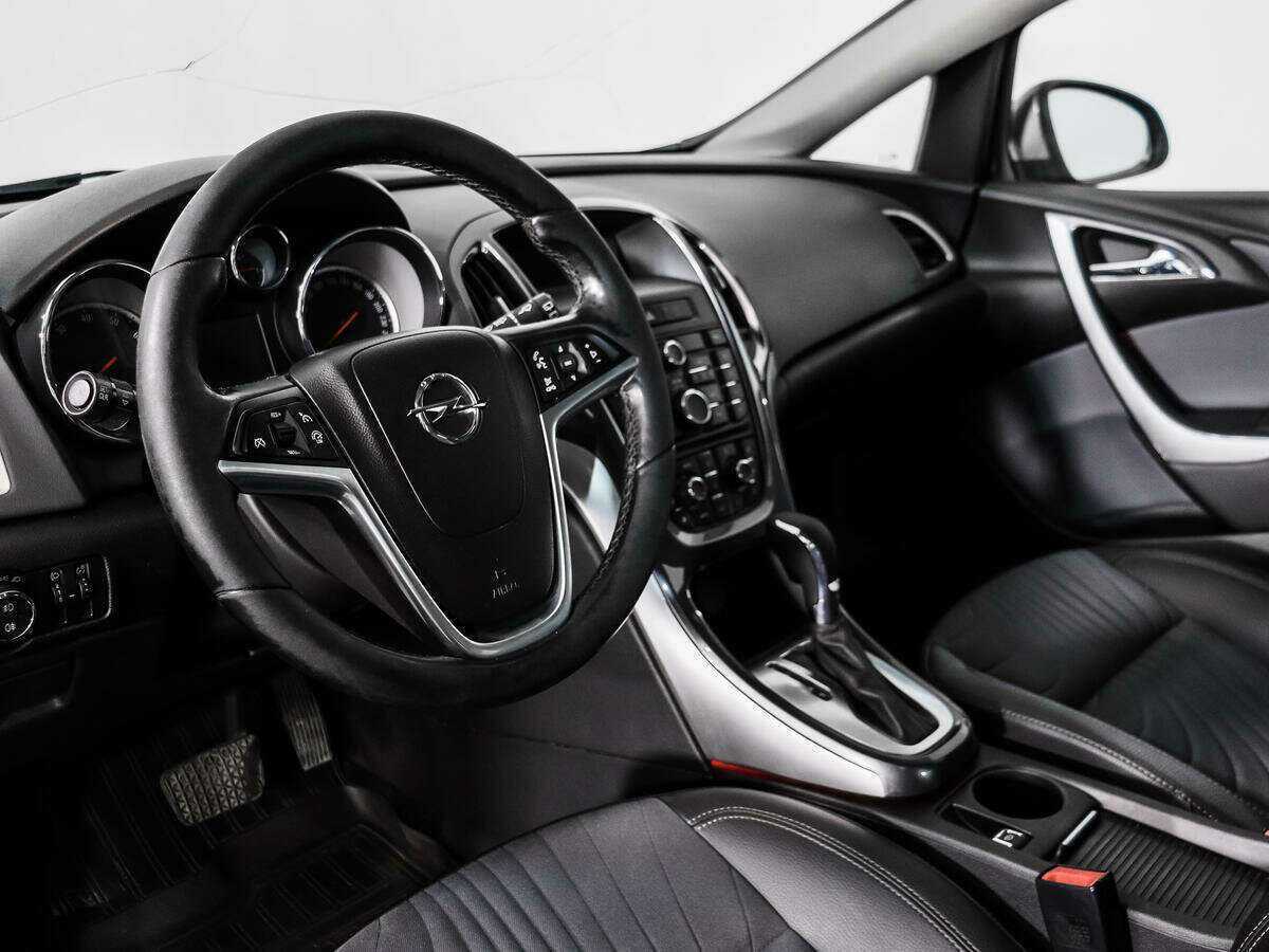 Opel Astra 2013 года с пробегом. Фото: #8
