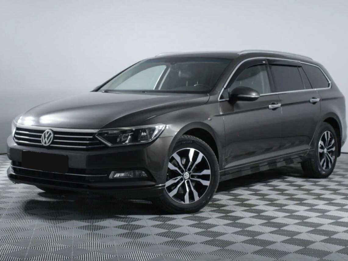 Volkswagen Passat 2017 года с пробегом. Посмотреть фото