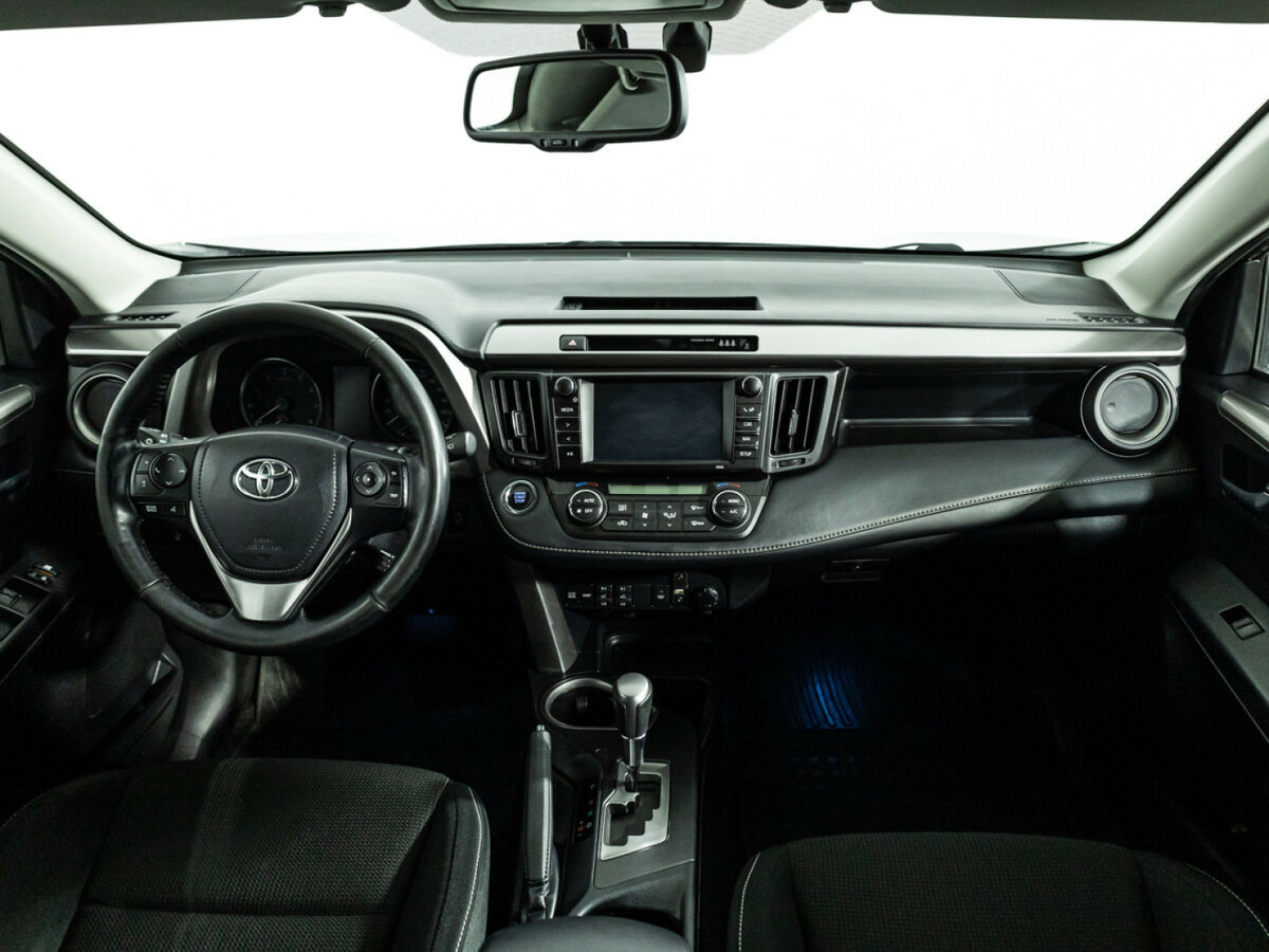 Toyota RAV4 2018 года с пробегом. Фото: #10
