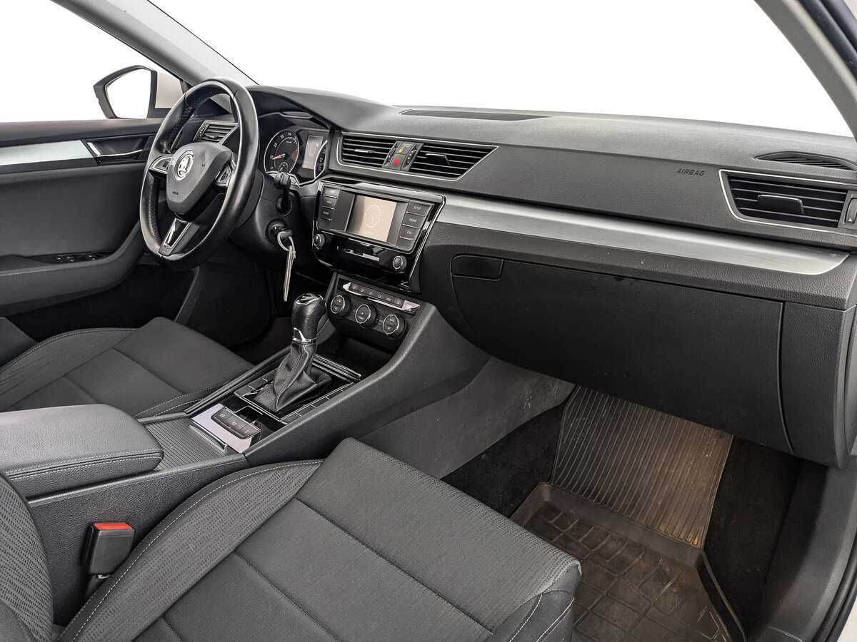Skoda Superb 2017 года с пробегом. Фото: #8