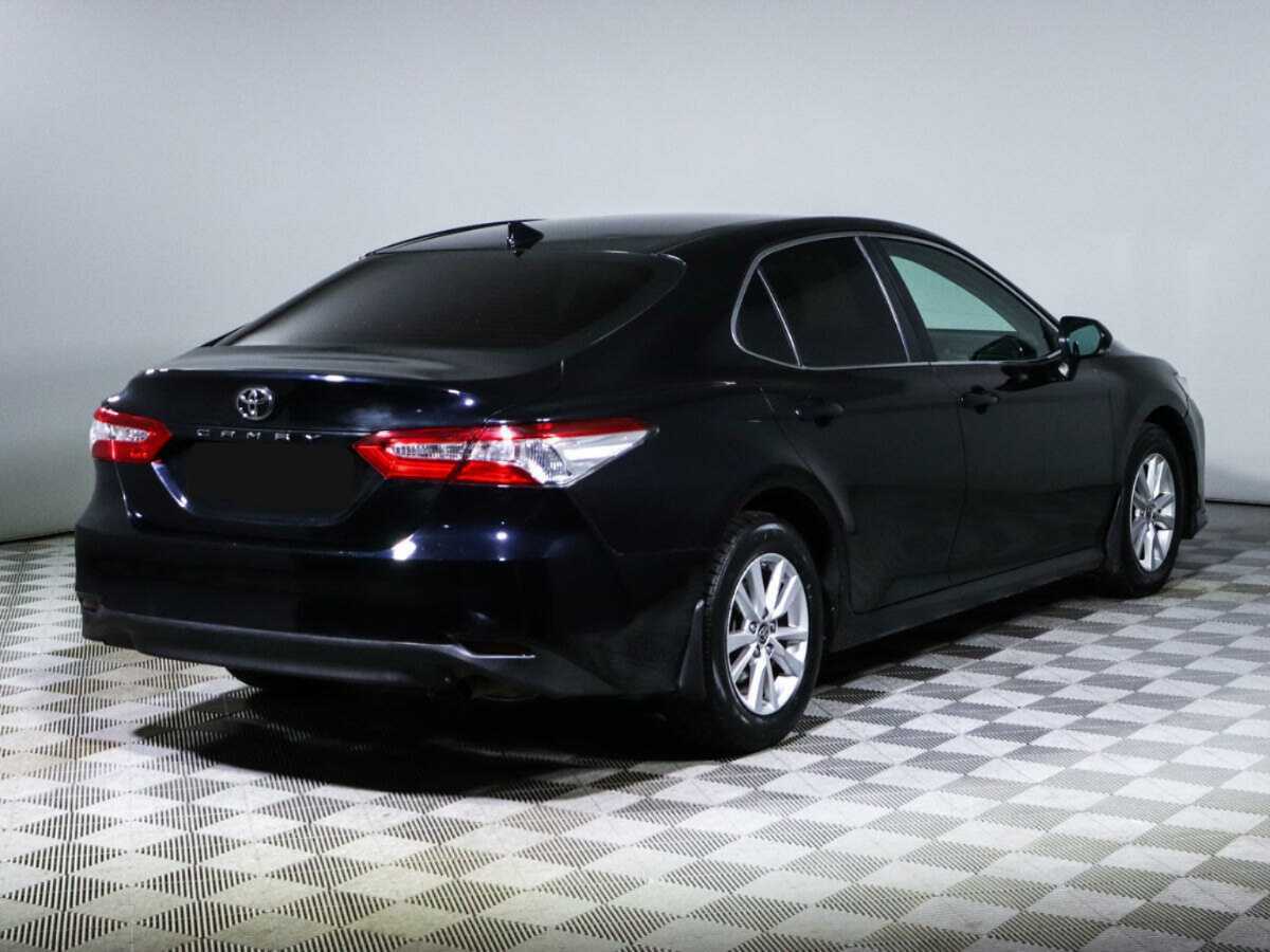 Toyota Camry 2021 года с пробегом. Фото: #3
