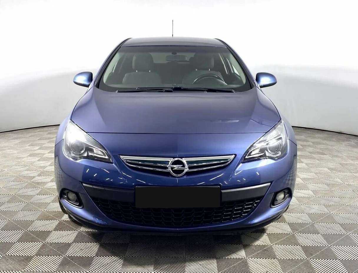 Opel Astra 2013 года с пробегом. Фото: #1