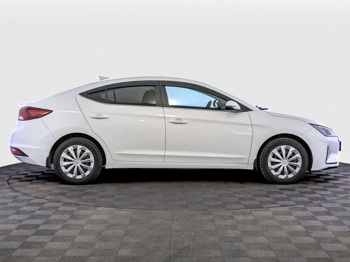 Hyundai Elantra 2020 года с пробегом. Фото: #3