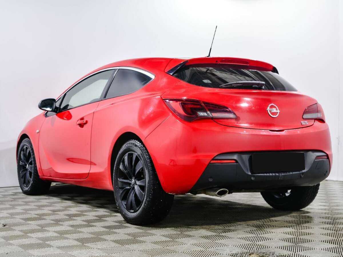 Opel Astra 2013 года с пробегом. Фото: #3