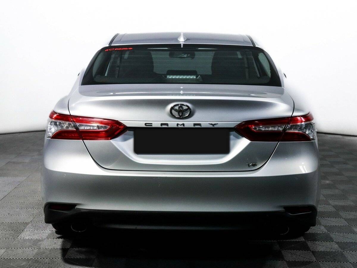 Toyota Camry 2018 года с пробегом. Фото: #5